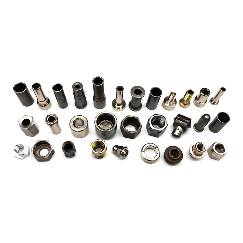 Ano ang gumagawa ng malamig at mainit na forged fasteners na mahalaga sa mga pang -industriya na aplikasyon?